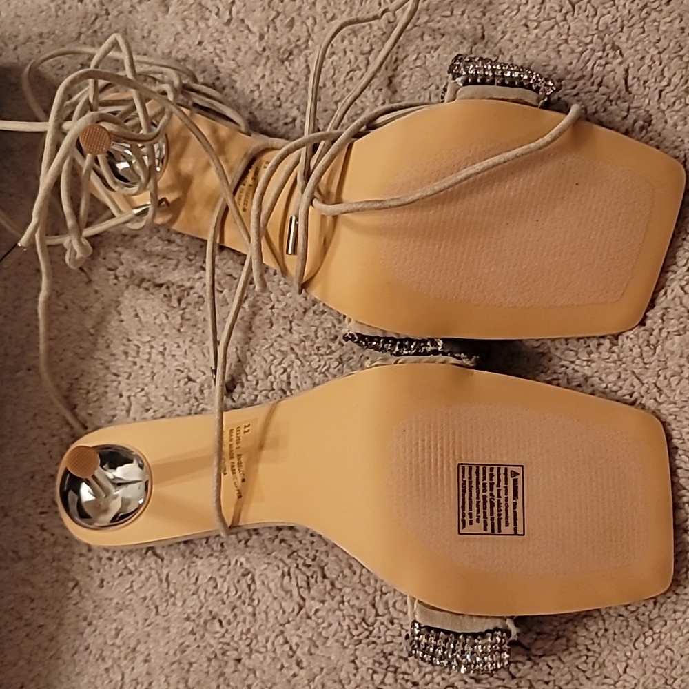HP 🥳 NIB ankle strap mules 💛 - Picture 11 of 14